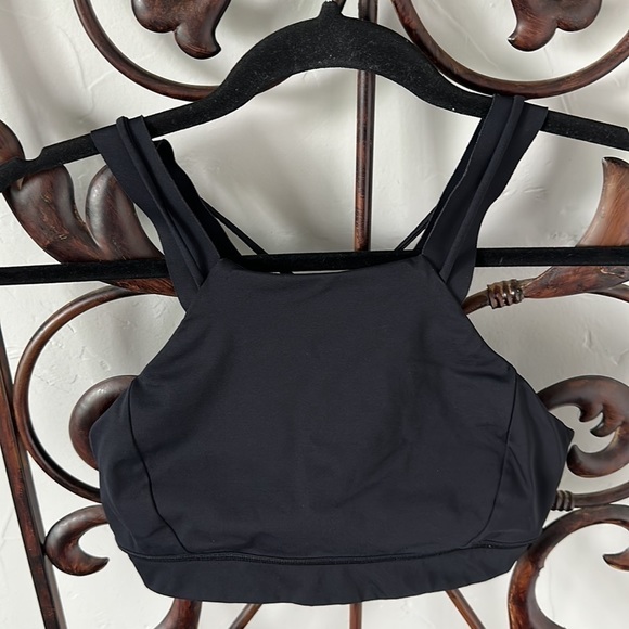 Lululemon Strong at Heart Sports Bras - Picture 5 of 12